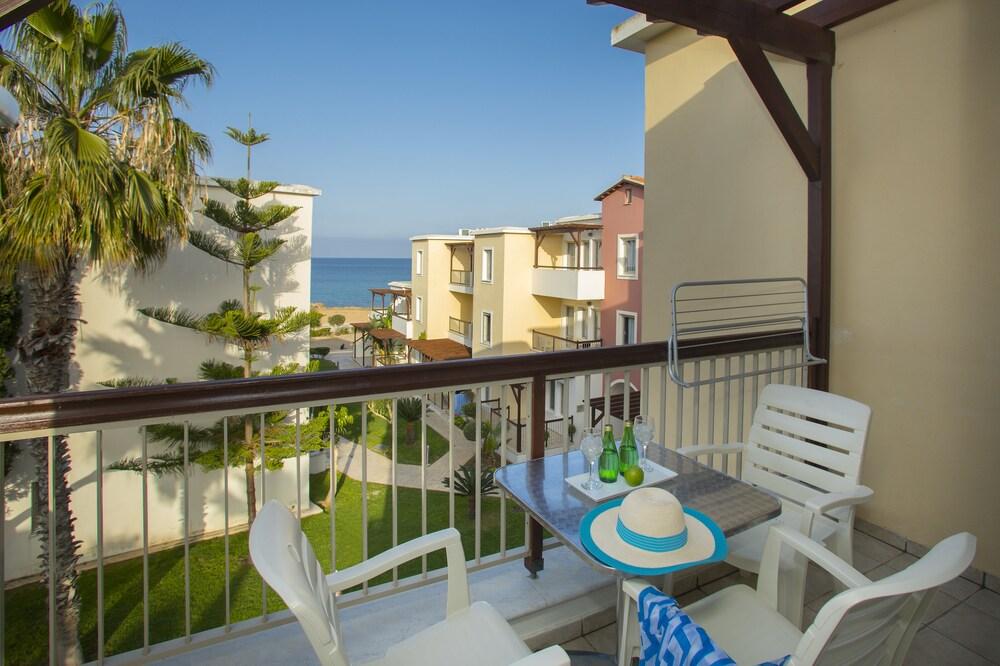 Louis Althea Beach Protaras Luaran gambar